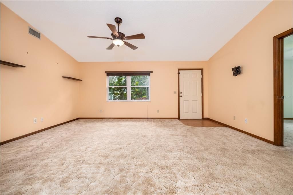 For Sale: $345,000 (3 beds, 2 baths, 1288 Square Feet)