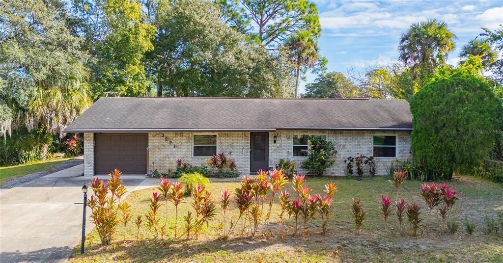 For Sale: $345,000 (3 beds, 2 baths, 1288 Square Feet)