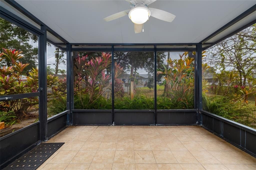 For Sale: $345,000 (3 beds, 2 baths, 1288 Square Feet)