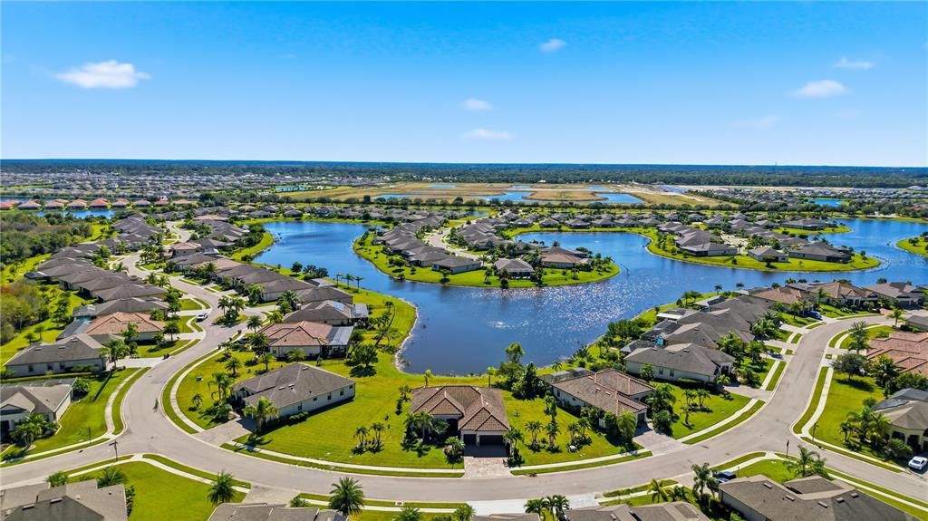 En Venta: $615,000 (4 camas, 2 baños, 2362 Pies cuadrados)