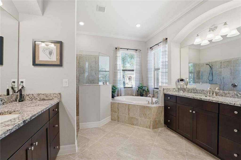 En Venta: $615,000 (4 camas, 2 baños, 2362 Pies cuadrados)