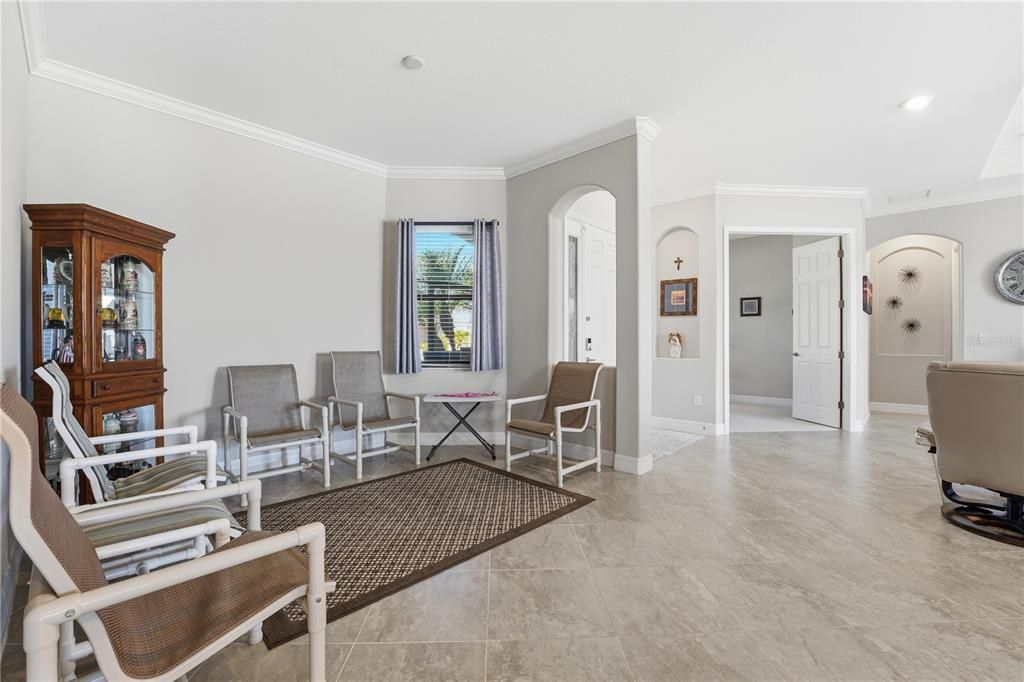 En Venta: $615,000 (4 camas, 2 baños, 2362 Pies cuadrados)