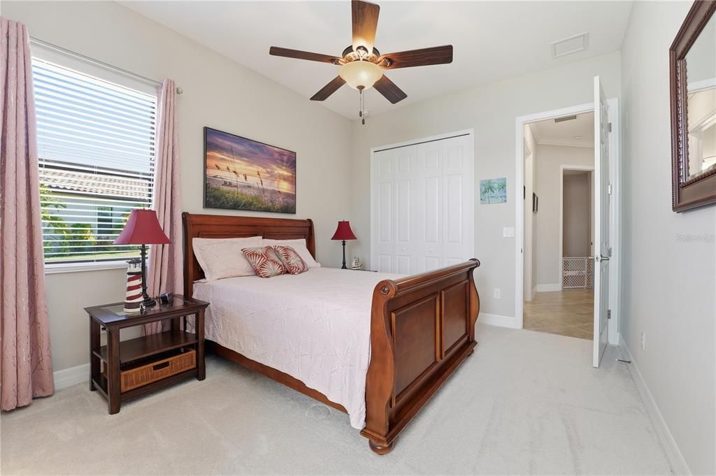 En Venta: $615,000 (4 camas, 2 baños, 2362 Pies cuadrados)