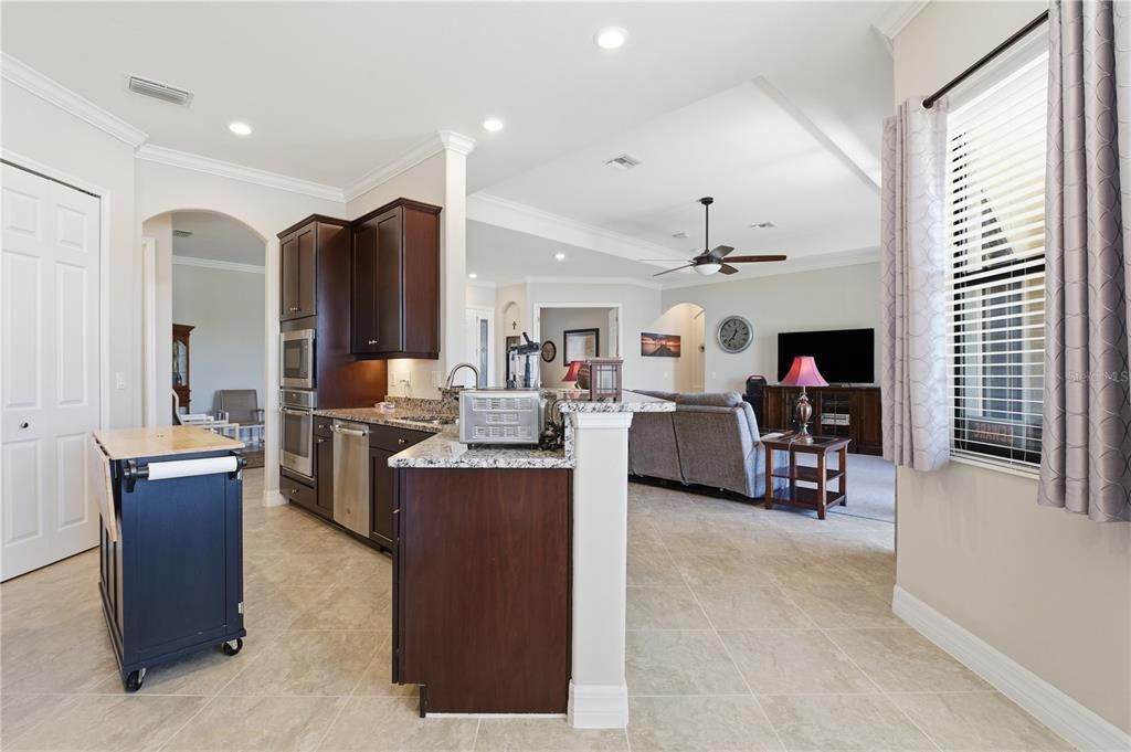 En Venta: $615,000 (4 camas, 2 baños, 2362 Pies cuadrados)