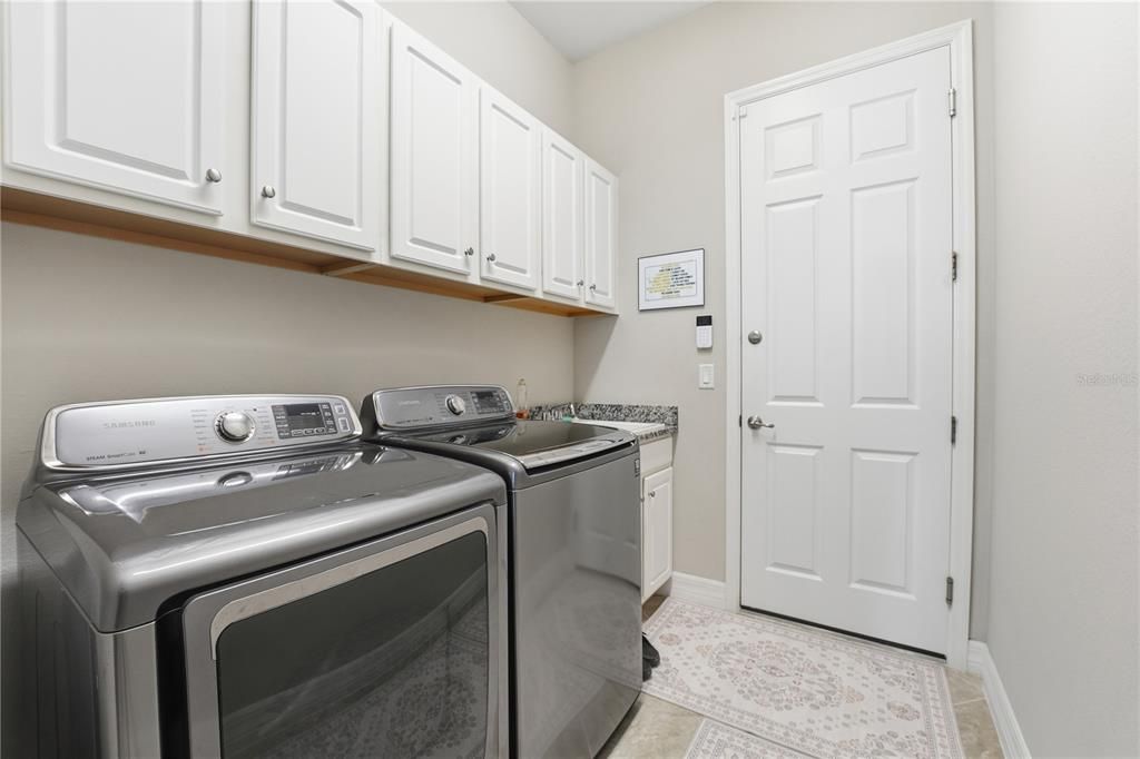 En Venta: $615,000 (4 camas, 2 baños, 2362 Pies cuadrados)