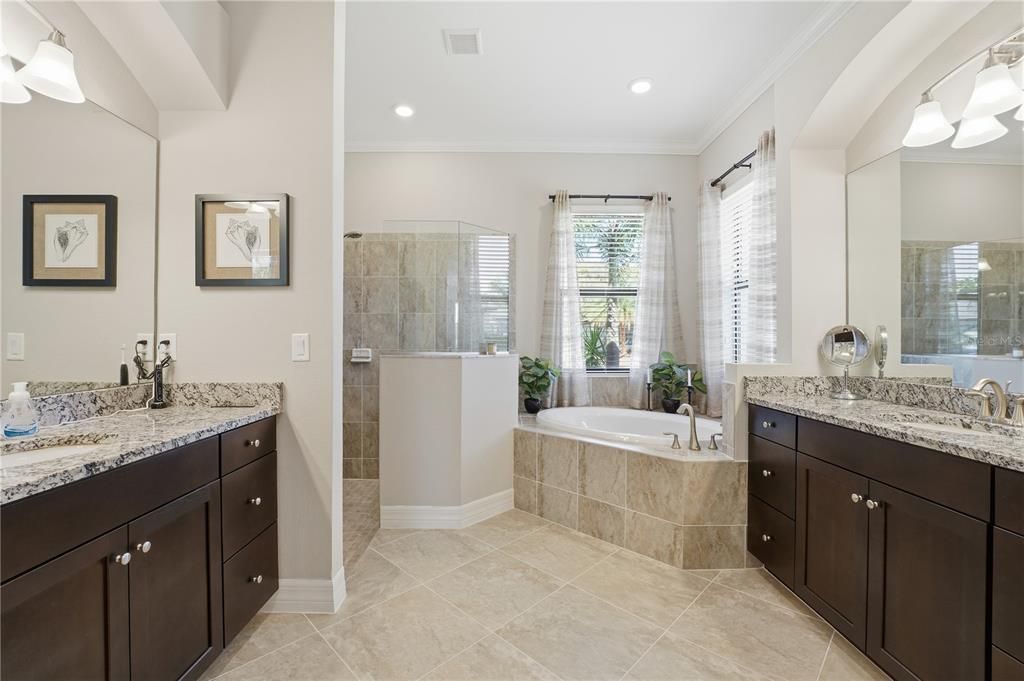 En Venta: $615,000 (4 camas, 2 baños, 2362 Pies cuadrados)