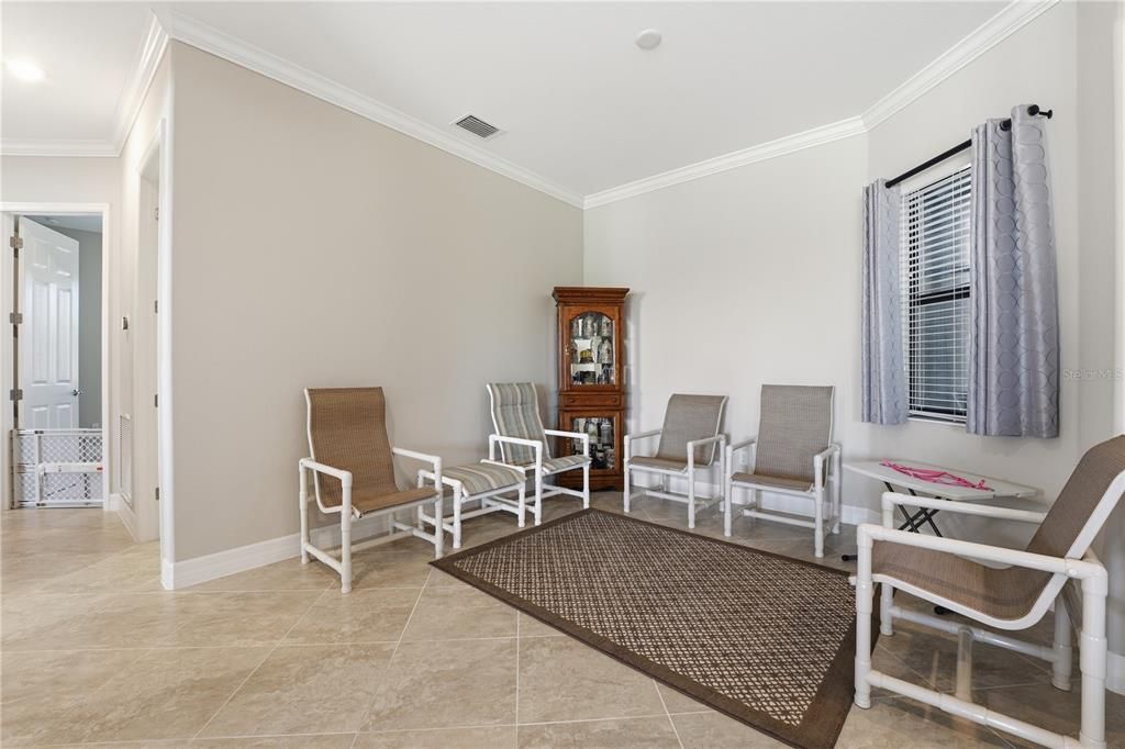 En Venta: $615,000 (4 camas, 2 baños, 2362 Pies cuadrados)