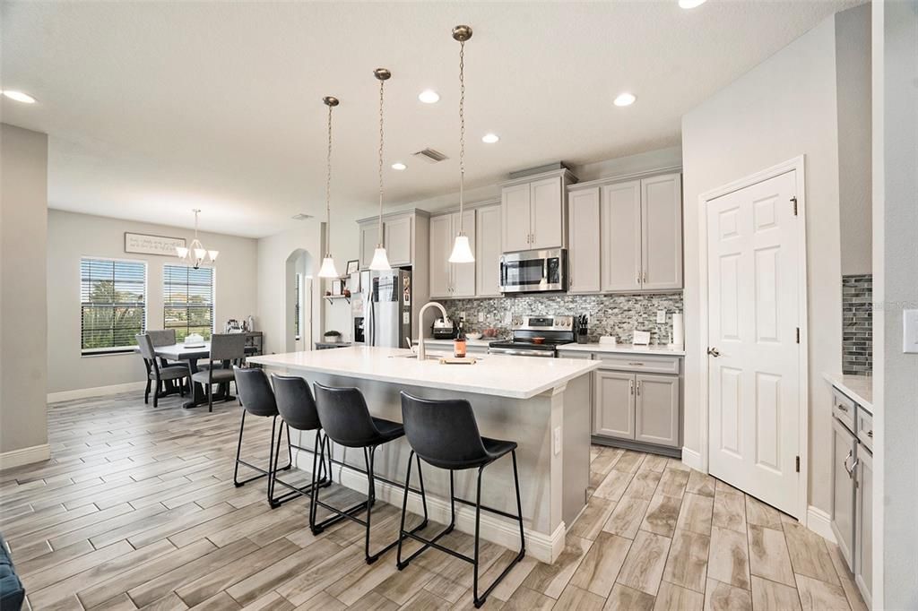 For Sale: $599,000 (5 beds, 3 baths, 3396 Square Feet)