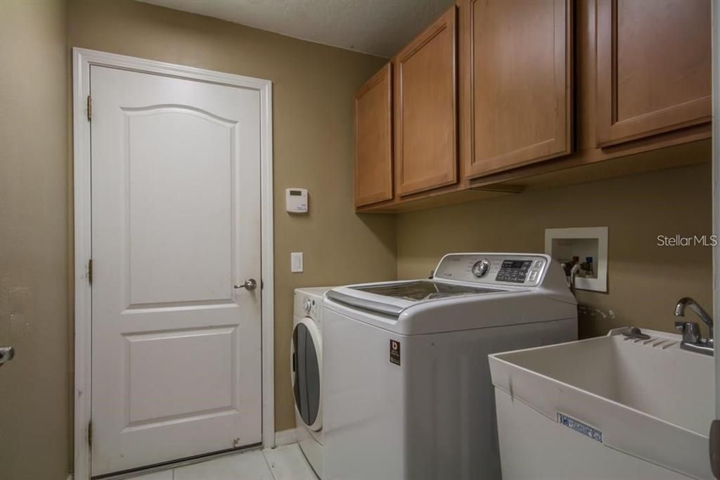 For Sale: $519,000 (5 beds, 4 baths, 2686 Square Feet)