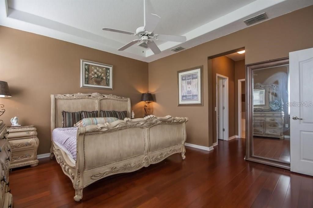 For Sale: $519,000 (5 beds, 4 baths, 2686 Square Feet)