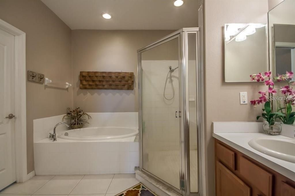 For Sale: $519,000 (5 beds, 4 baths, 2686 Square Feet)