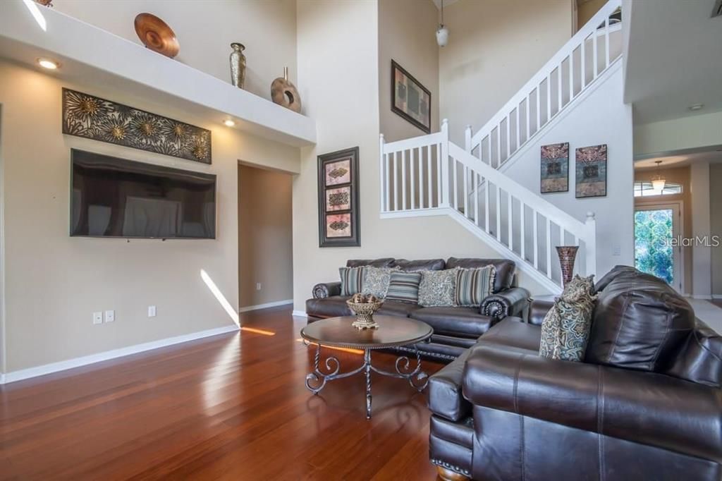 For Sale: $519,000 (5 beds, 4 baths, 2686 Square Feet)