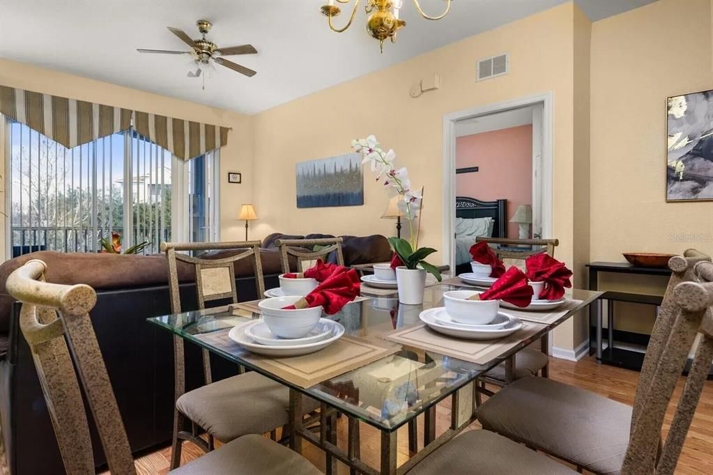 En Venta: $289,900 (2 camas, 2 baños, 1081 Pies cuadrados)