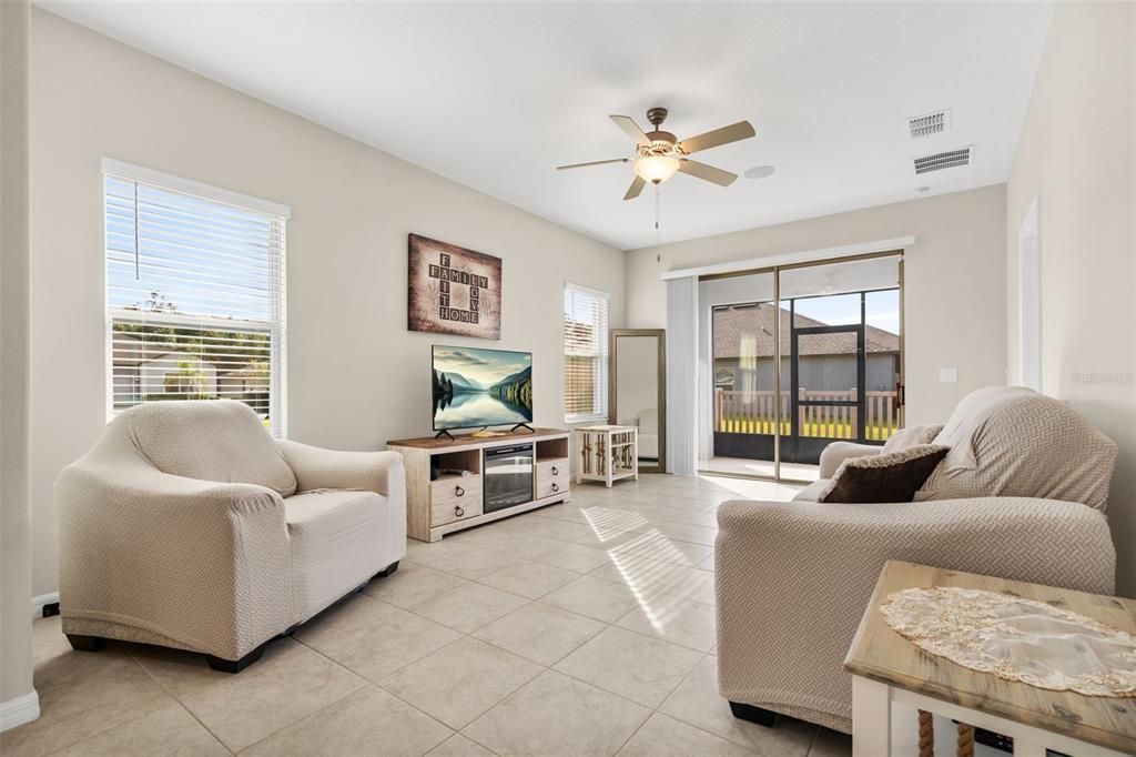 For Sale: $259,000 (3 beds, 2 baths, 1521 Square Feet)