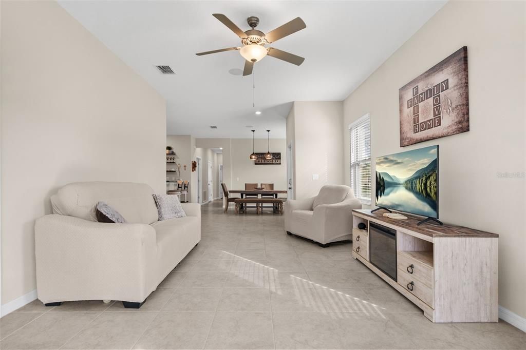 For Sale: $259,000 (3 beds, 2 baths, 1521 Square Feet)