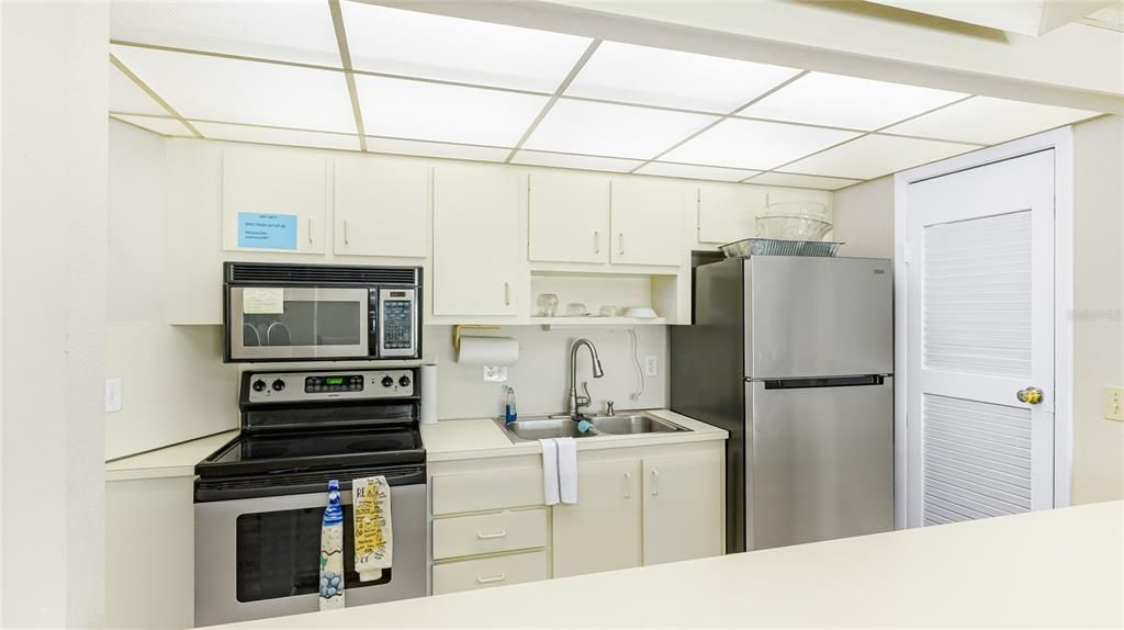 For Sale: $99,000 (1 beds, 1 baths, 750 Square Feet)