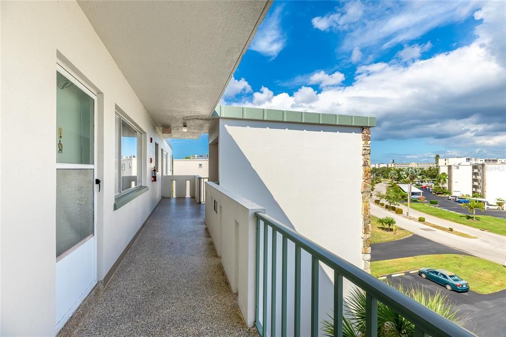 For Sale: $99,000 (1 beds, 1 baths, 750 Square Feet)