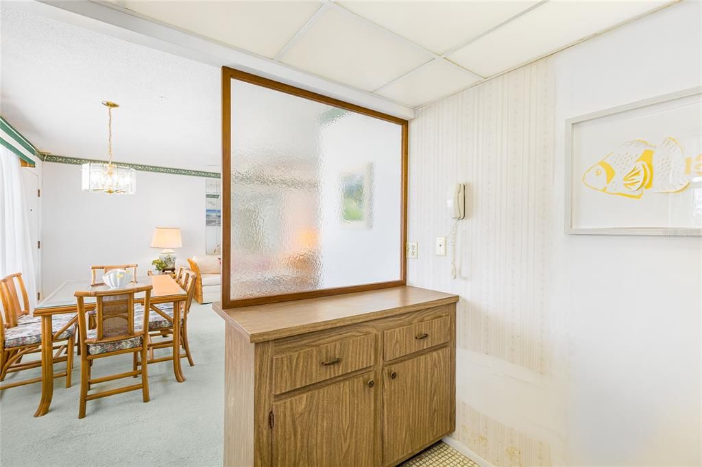 For Sale: $99,000 (1 beds, 1 baths, 750 Square Feet)