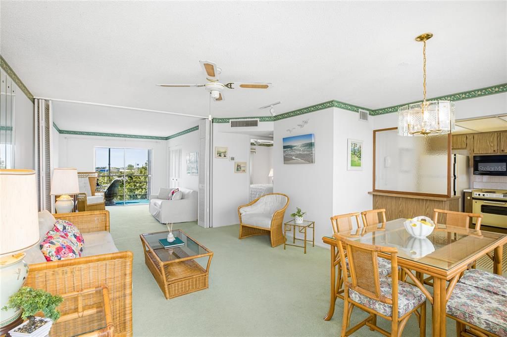 For Sale: $99,000 (1 beds, 1 baths, 750 Square Feet)