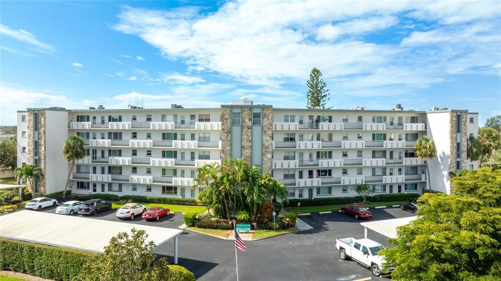 For Sale: $99,000 (1 beds, 1 baths, 750 Square Feet)