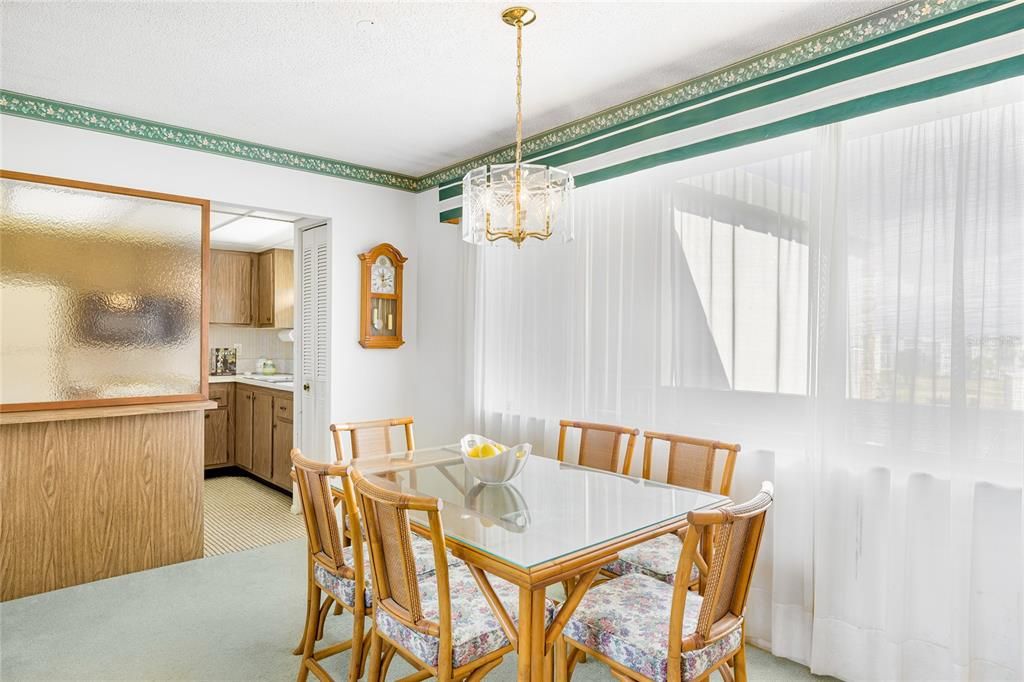 For Sale: $99,000 (1 beds, 1 baths, 750 Square Feet)