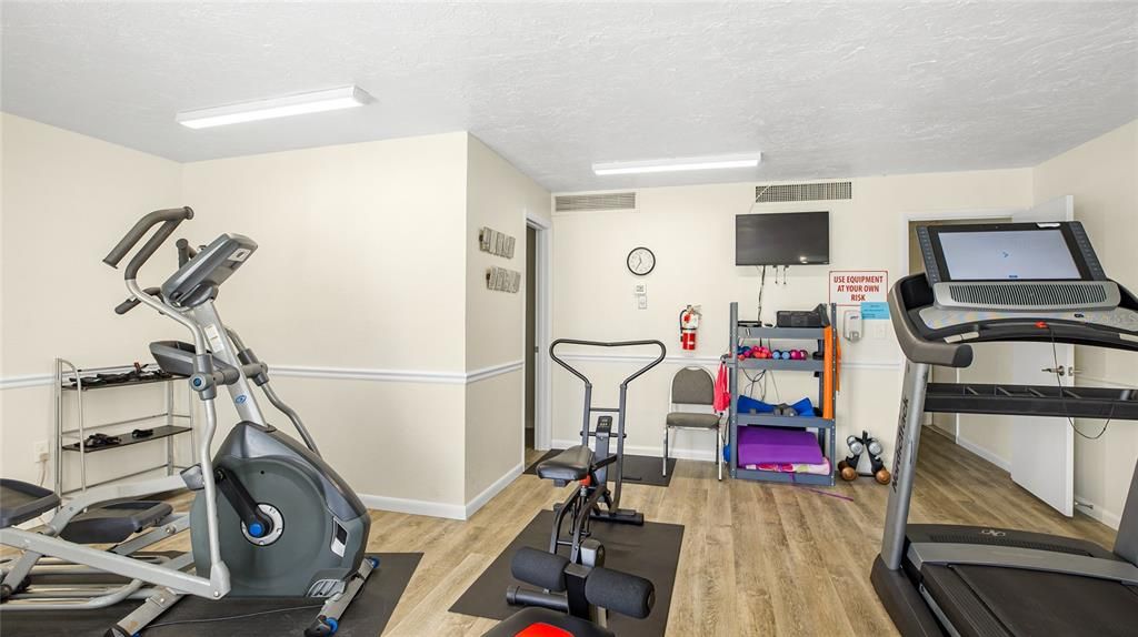 For Sale: $99,000 (1 beds, 1 baths, 750 Square Feet)