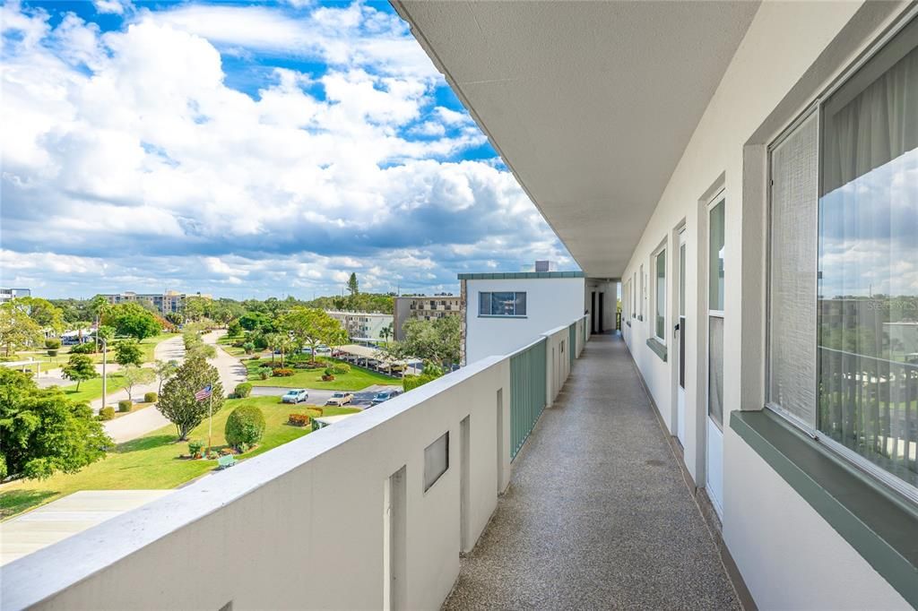 For Sale: $99,000 (1 beds, 1 baths, 750 Square Feet)