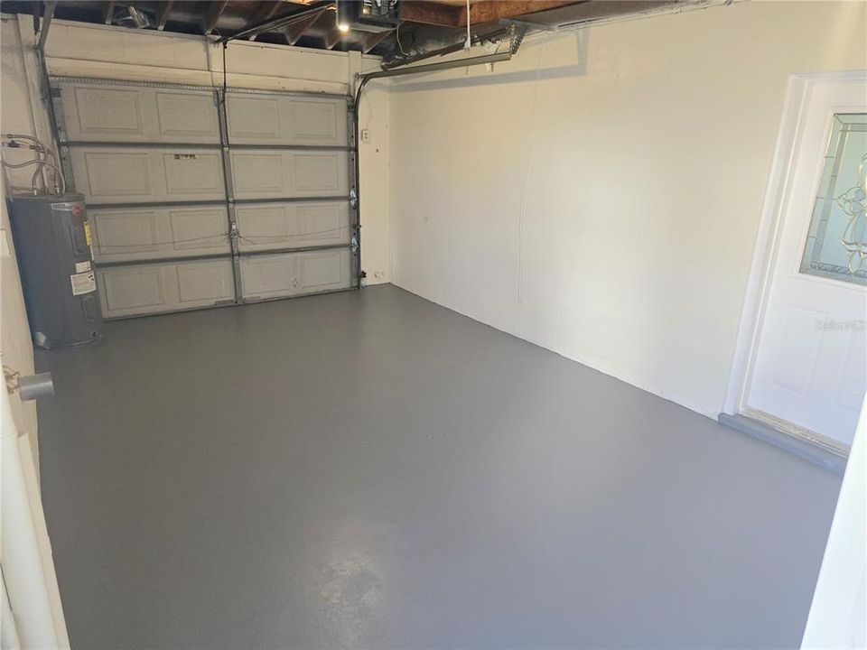 合同活跃: $374,900 (4 贝兹, 2 浴室, 1634 平方英尺)