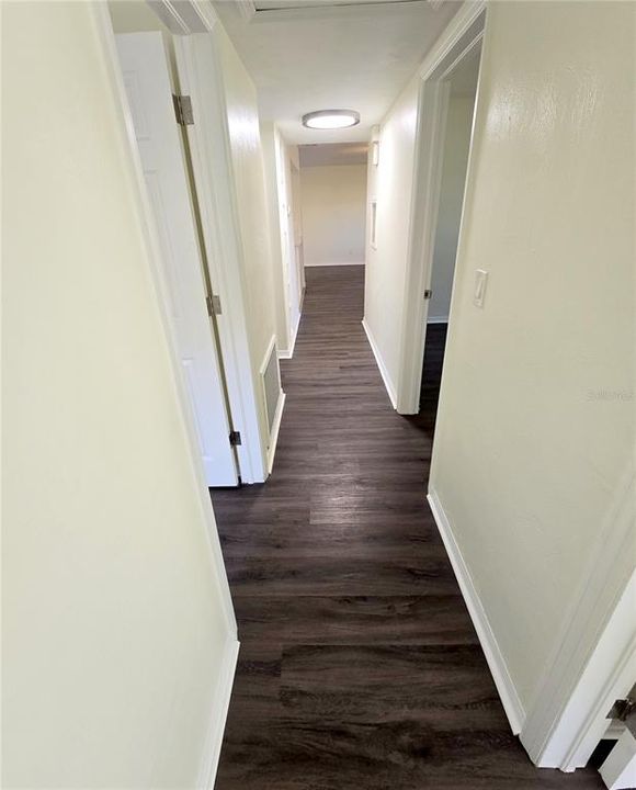 合同活跃: $374,900 (4 贝兹, 2 浴室, 1634 平方英尺)