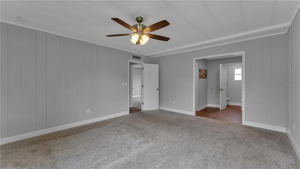 For Sale: $219,000 (2 beds, 2 baths, 1242 Square Feet)