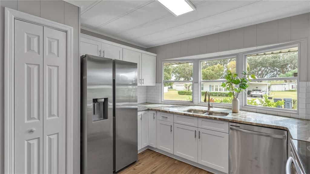 For Sale: $219,000 (2 beds, 2 baths, 1242 Square Feet)