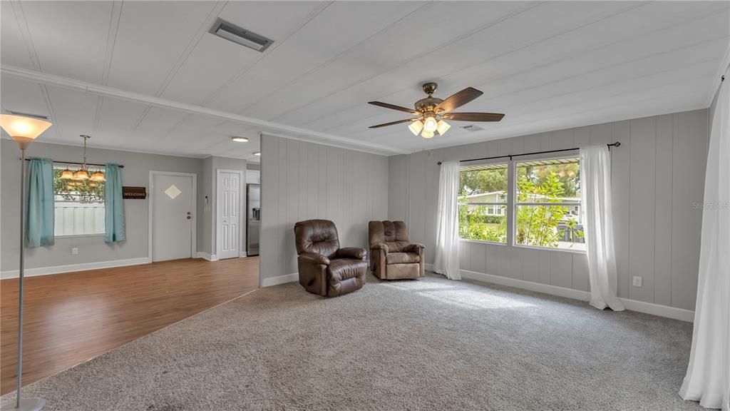 For Sale: $219,000 (2 beds, 2 baths, 1242 Square Feet)