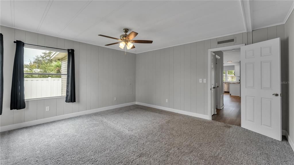 For Sale: $219,000 (2 beds, 2 baths, 1242 Square Feet)