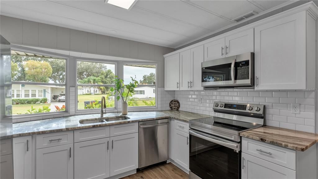 For Sale: $219,000 (2 beds, 2 baths, 1242 Square Feet)