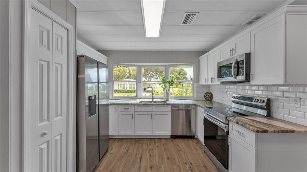 For Sale: $219,000 (2 beds, 2 baths, 1242 Square Feet)