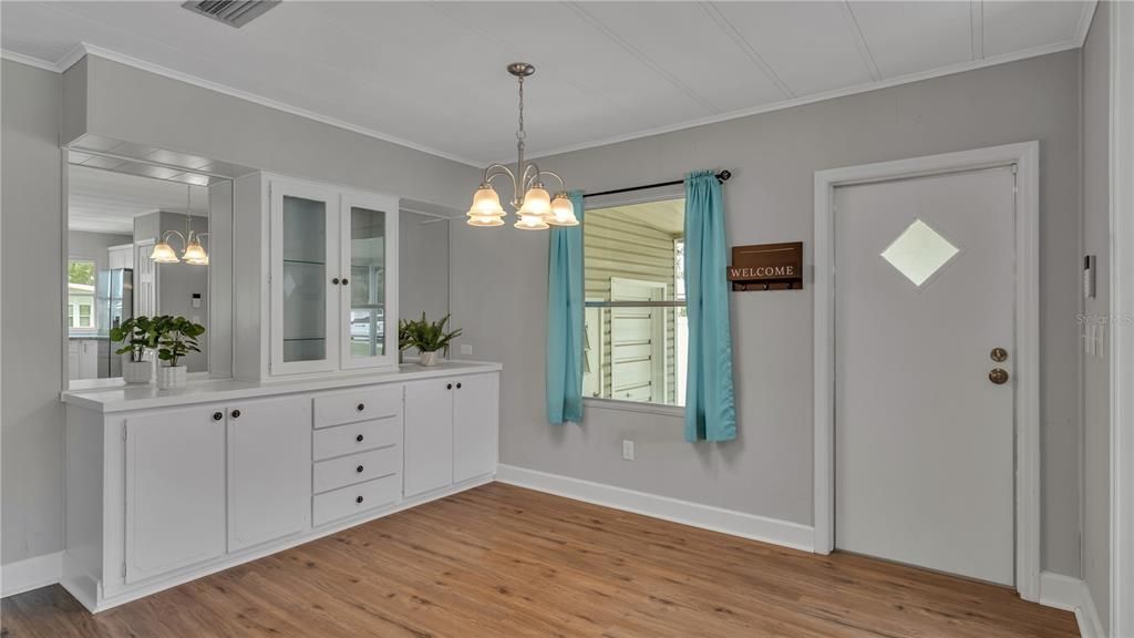 For Sale: $219,000 (2 beds, 2 baths, 1242 Square Feet)