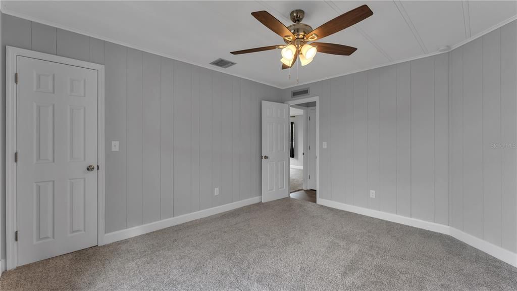 For Sale: $219,000 (2 beds, 2 baths, 1242 Square Feet)