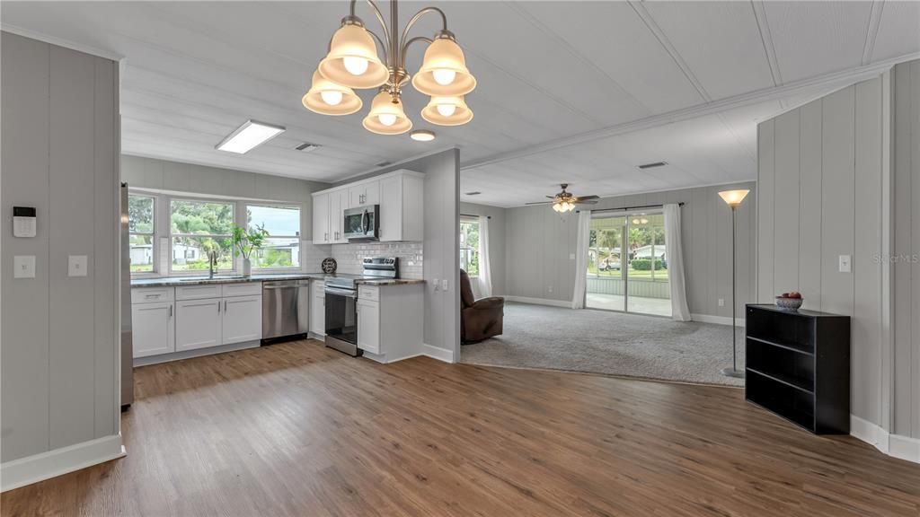 For Sale: $219,000 (2 beds, 2 baths, 1242 Square Feet)