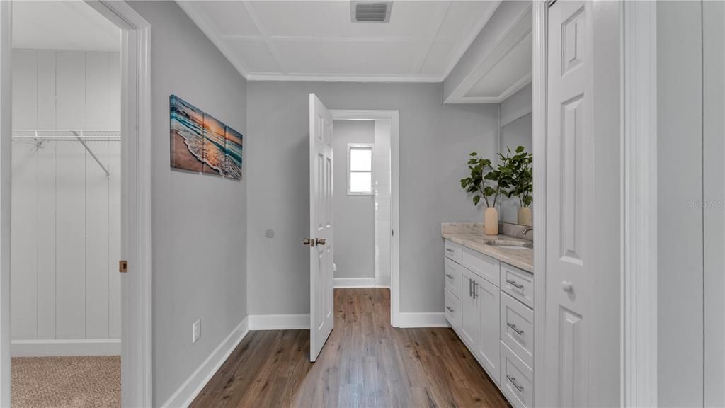 For Sale: $219,000 (2 beds, 2 baths, 1242 Square Feet)