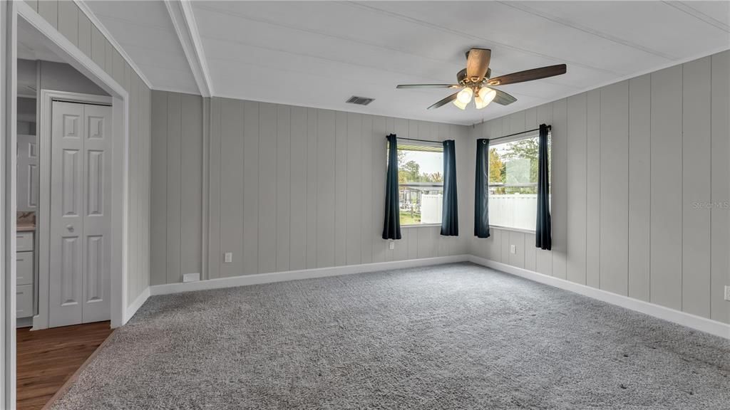 For Sale: $219,000 (2 beds, 2 baths, 1242 Square Feet)