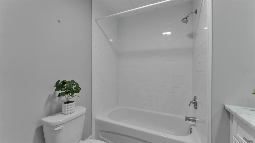 For Sale: $219,000 (2 beds, 2 baths, 1242 Square Feet)