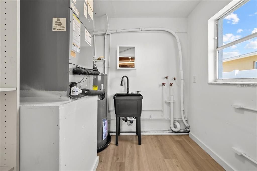 For Sale: $525,000 (3 beds, 2 baths, 1540 Square Feet)