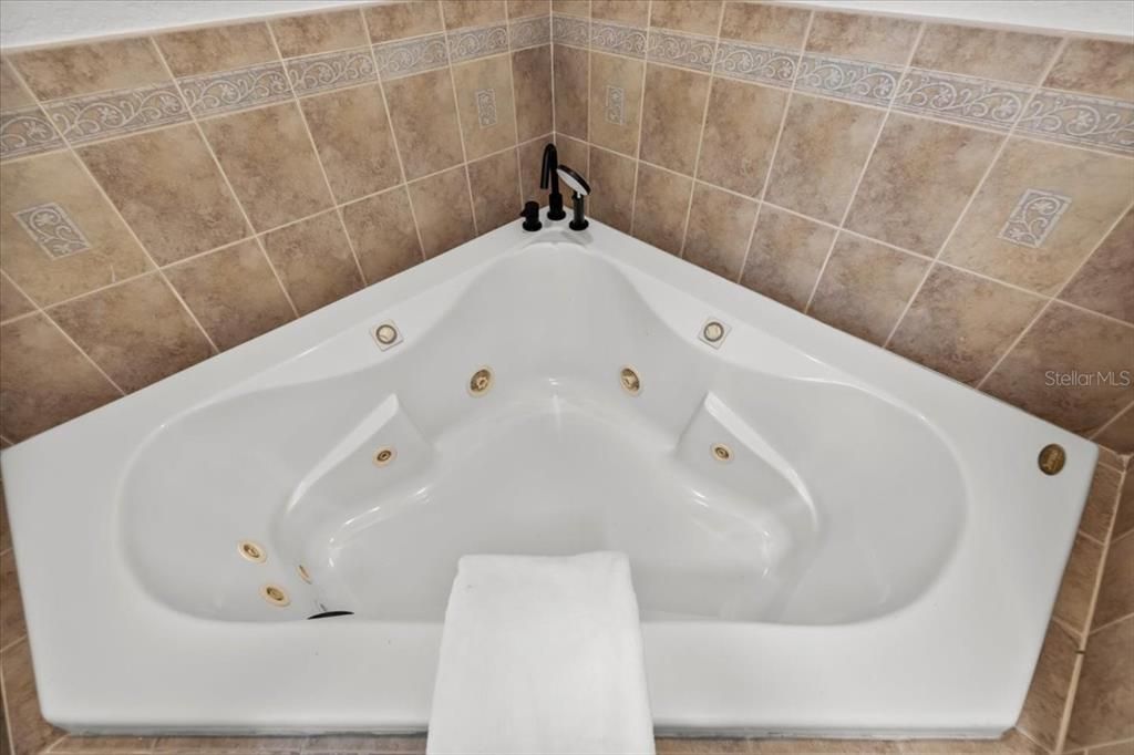 For Sale: $525,000 (3 beds, 2 baths, 1540 Square Feet)