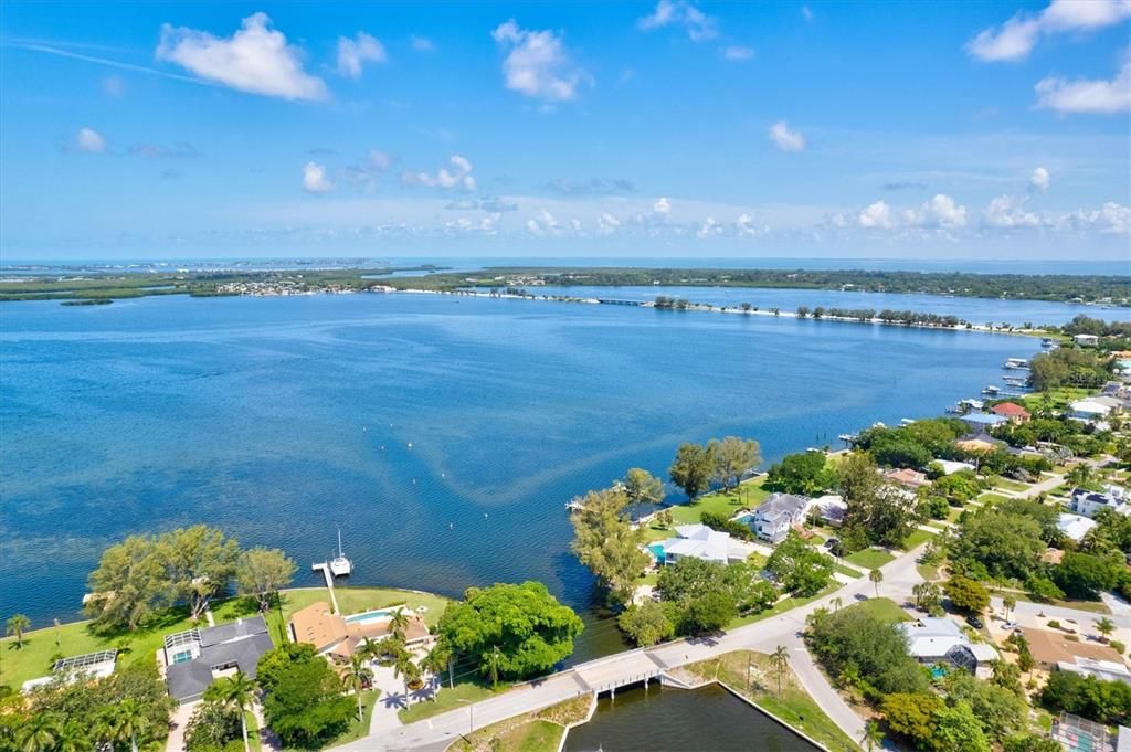 На продажу: $329,900 (0.25 acres)