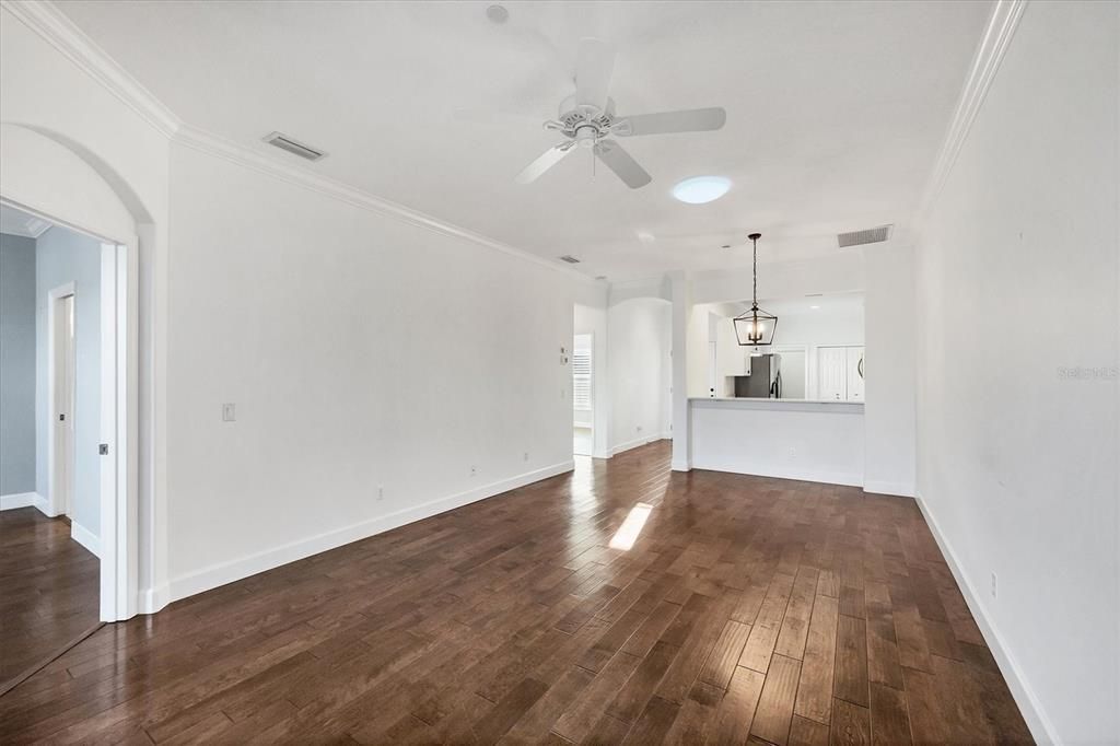 En Venta: $330,000 (2 camas, 2 baños, 1264 Pies cuadrados)