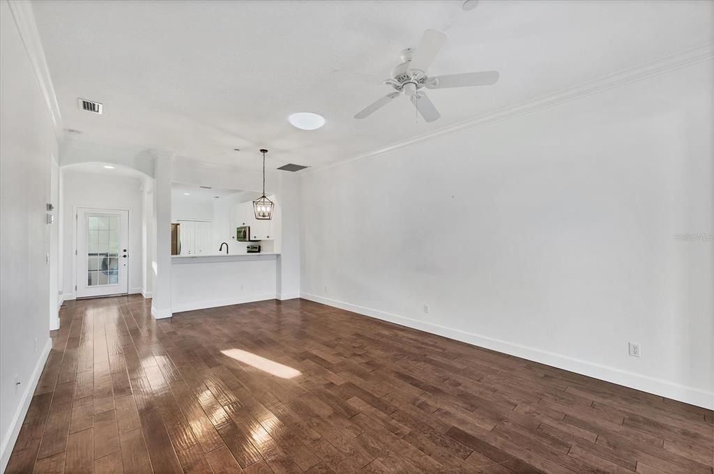 En Venta: $330,000 (2 camas, 2 baños, 1264 Pies cuadrados)