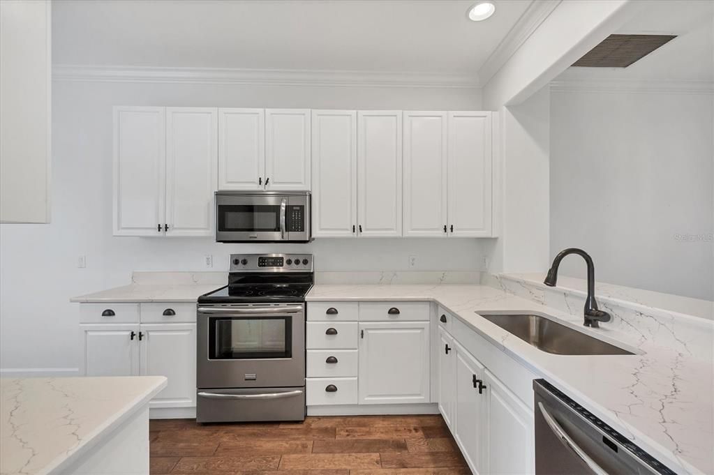 En Venta: $330,000 (2 camas, 2 baños, 1264 Pies cuadrados)