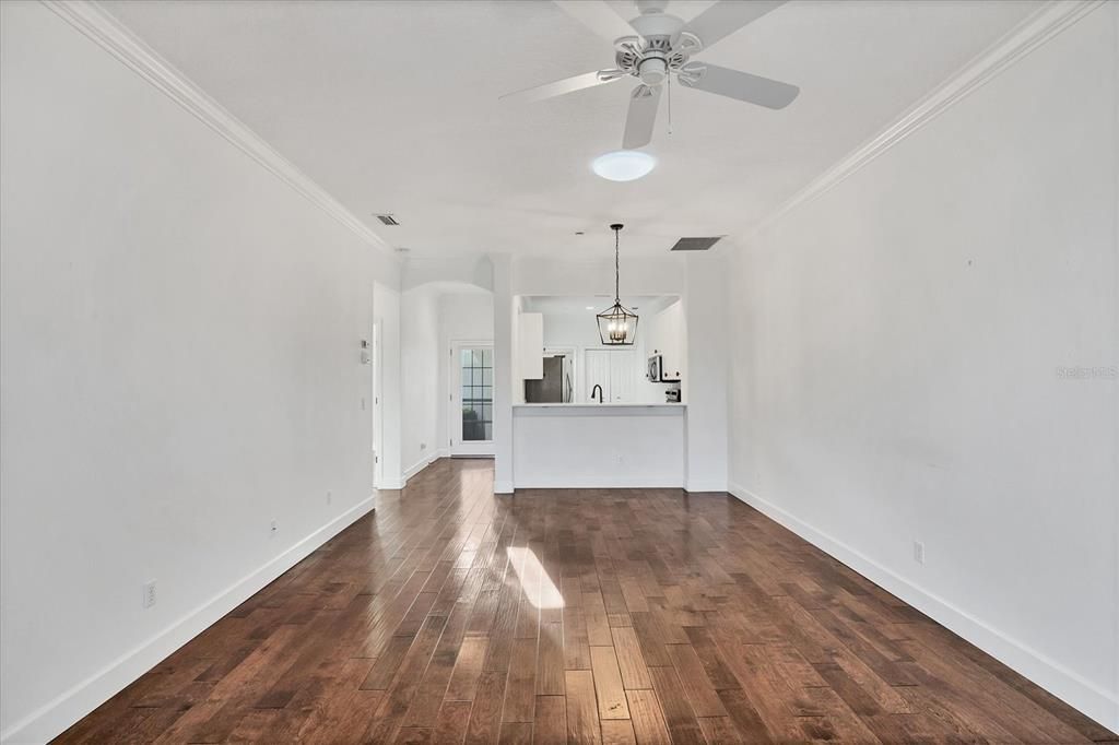 En Venta: $330,000 (2 camas, 2 baños, 1264 Pies cuadrados)