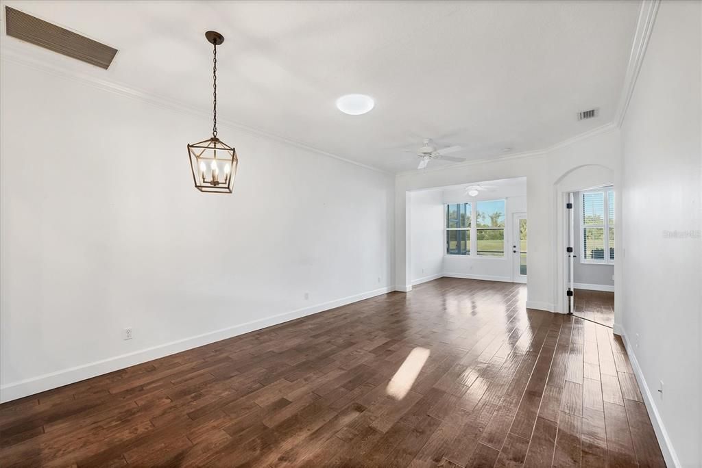 En Venta: $330,000 (2 camas, 2 baños, 1264 Pies cuadrados)