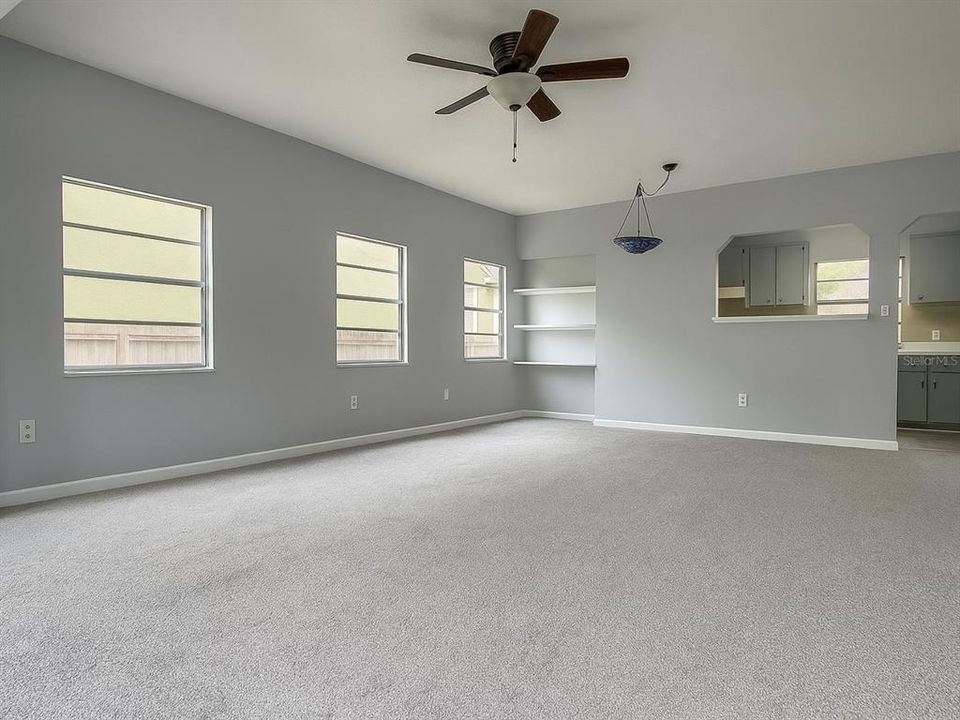 For Sale: $259,000 (2 beds, 1 baths, 952 Square Feet)
